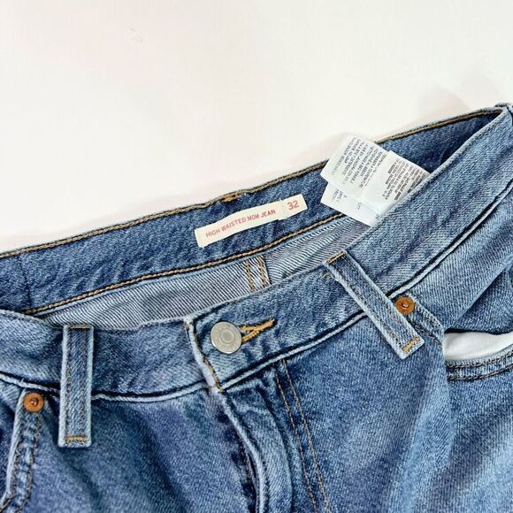 Levi Strauss & Co. Jeans Womens Size 32 Blue Hard-Wash High-Rise Mom Jeans - Picture 2 of 8